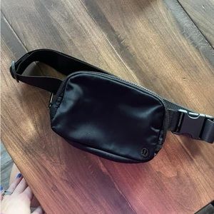 Lululemon belt bag - VGUC